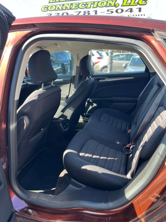 2016 Ford Fusion Image 19