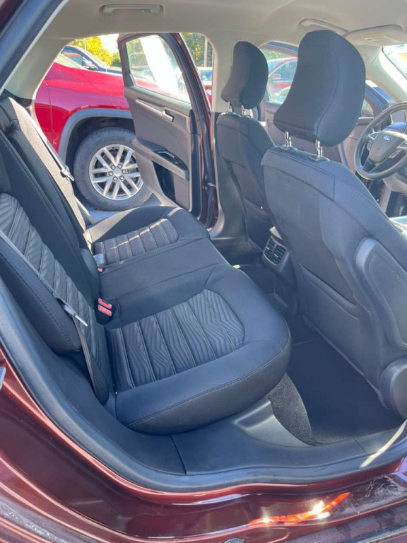 2016 Ford Fusion Image 23