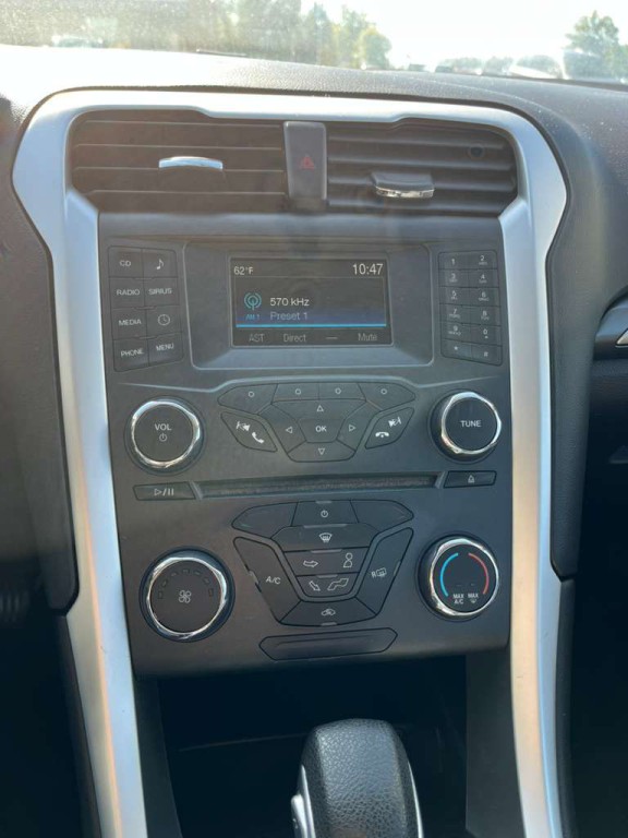 2016 Ford Fusion Image 27