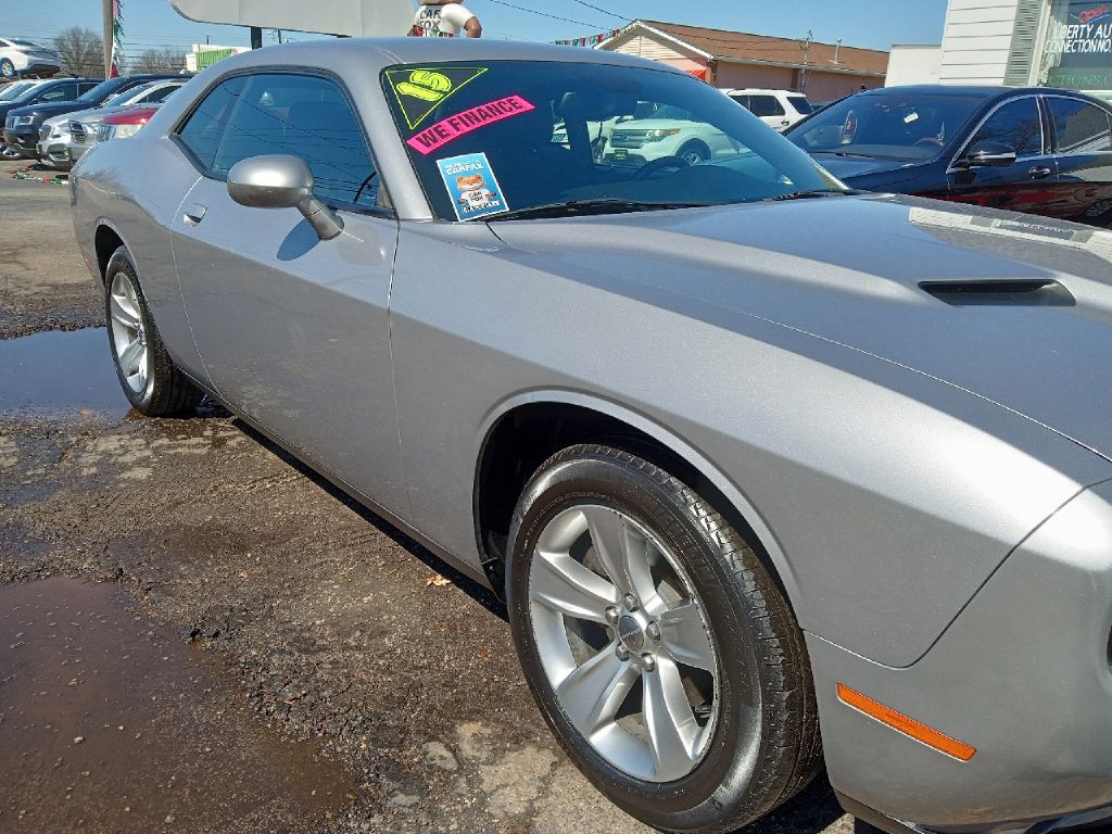 2015 Dodge Challenger Image 2