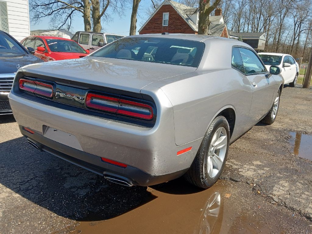 2015 Dodge Challenger Image 4