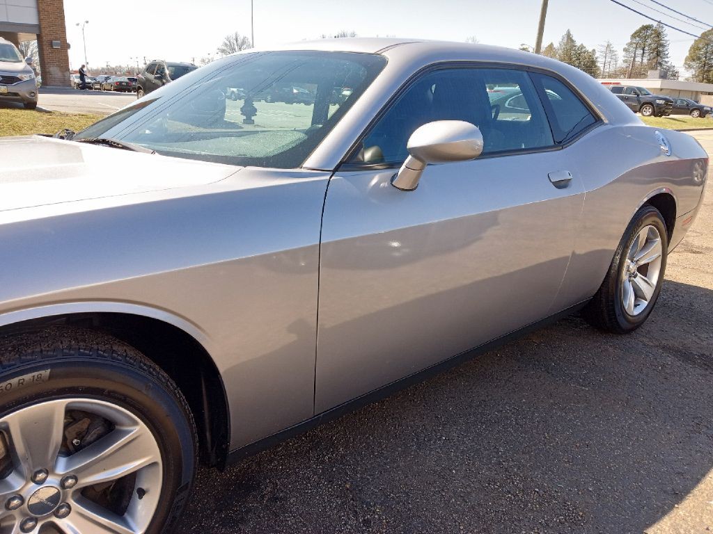 2015 Dodge Challenger Image 8