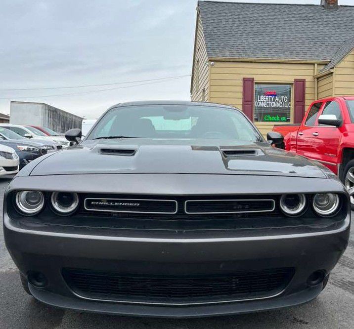 2019 Dodge Challenger Image 2