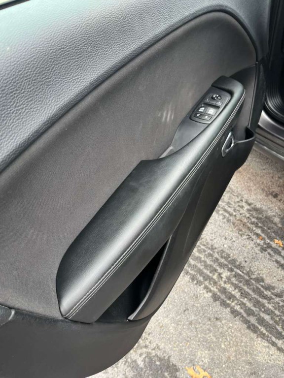 2019 Dodge Challenger Image 9