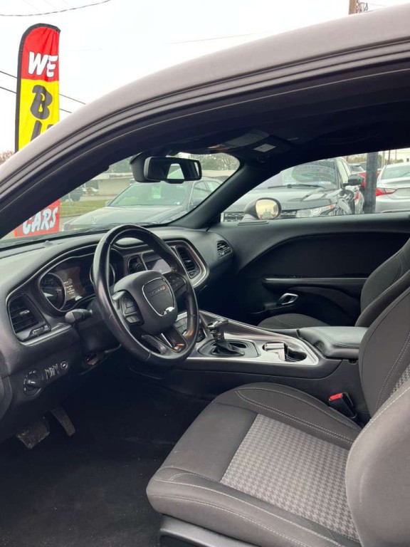 2019 Dodge Challenger Image 10