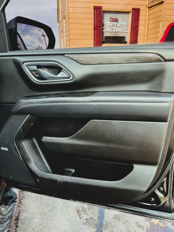 2021 Chevrolet Suburban Image 14