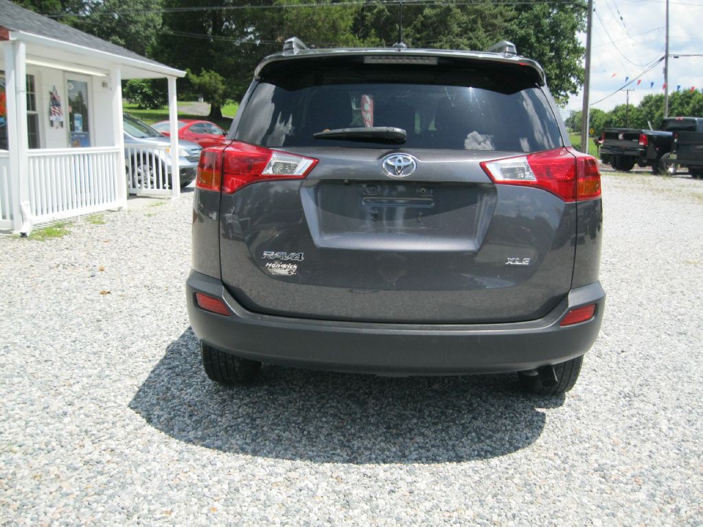 2015 Toyota Rav4 Image 4