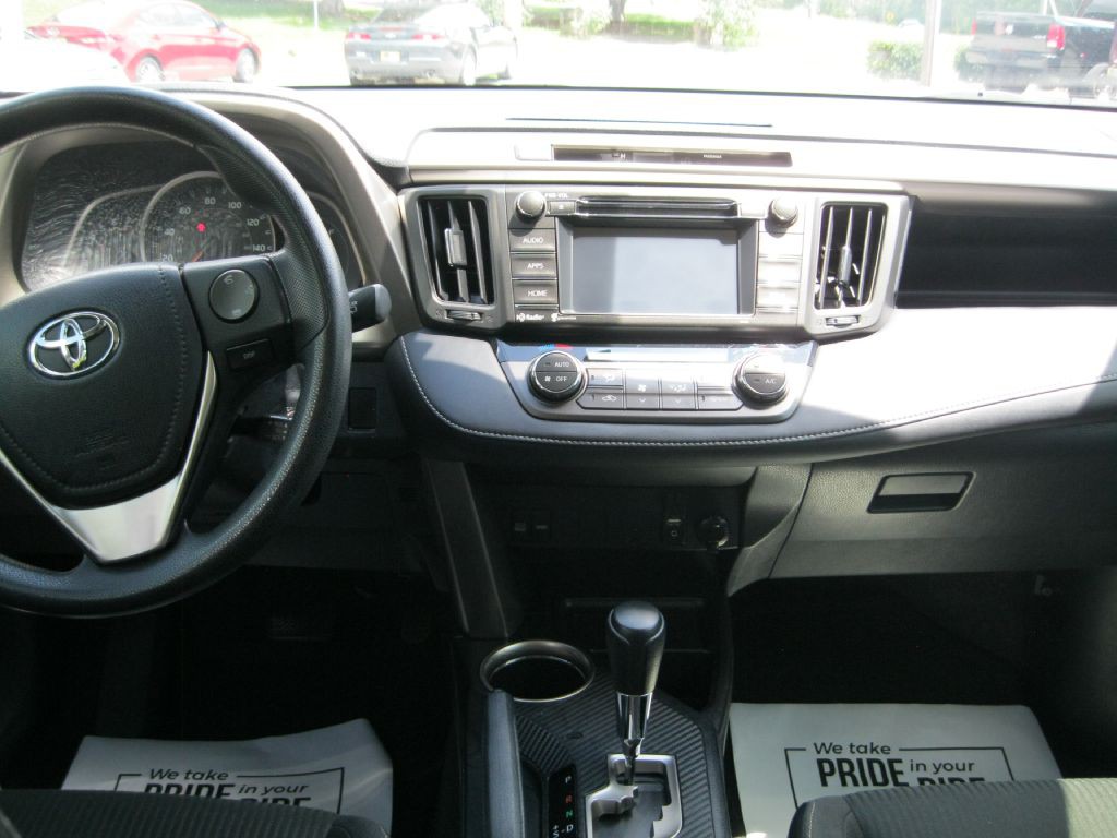 2015 Toyota Rav4 Image 12