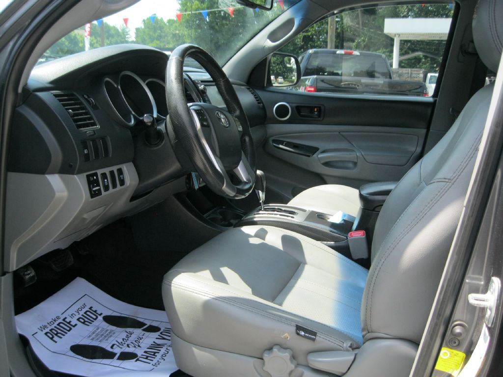 2013 Toyota Tacoma Image 13