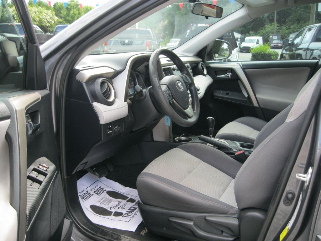 2015 Toyota Rav4 Image 10