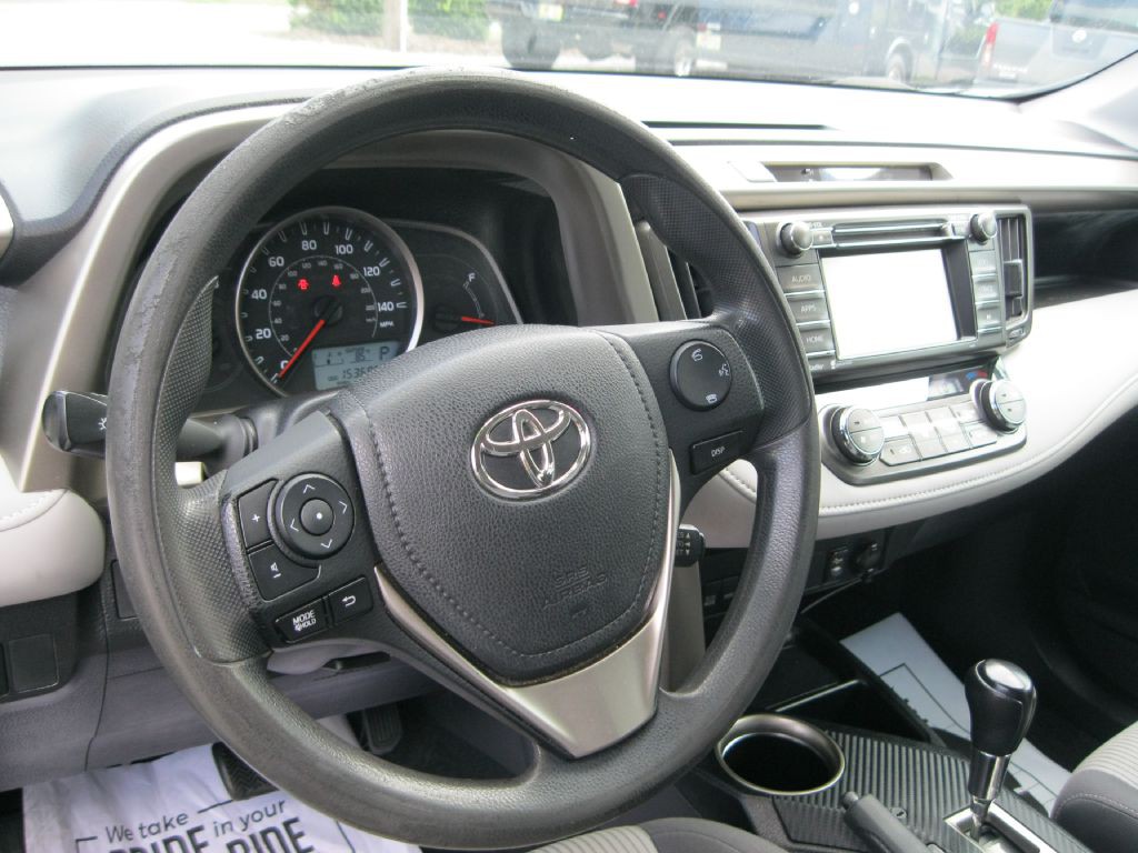 2015 Toyota Rav4 Image 12