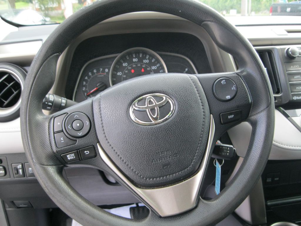 2015 Toyota Rav4 Image 13