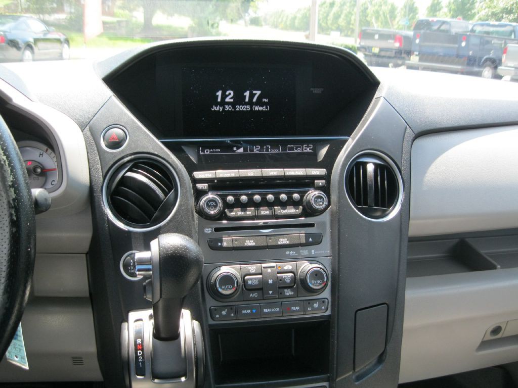 2015 Honda Pilot Image 17