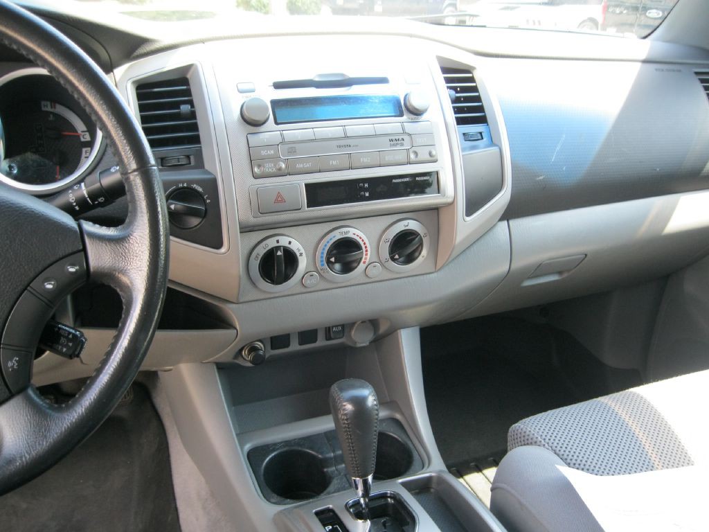 2011 Toyota Tacoma Image 14
