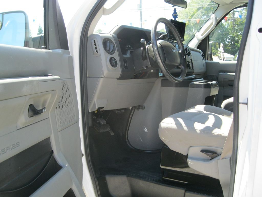 2013 Ford Econoline Image 15