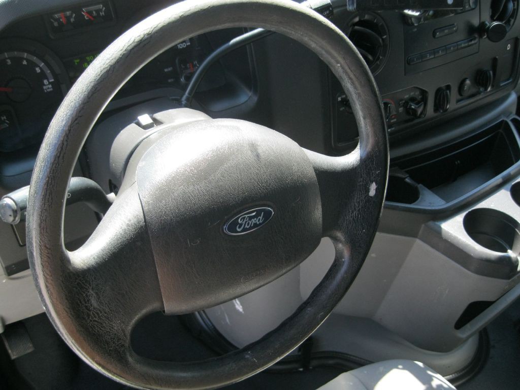 2013 Ford Econoline Image 17
