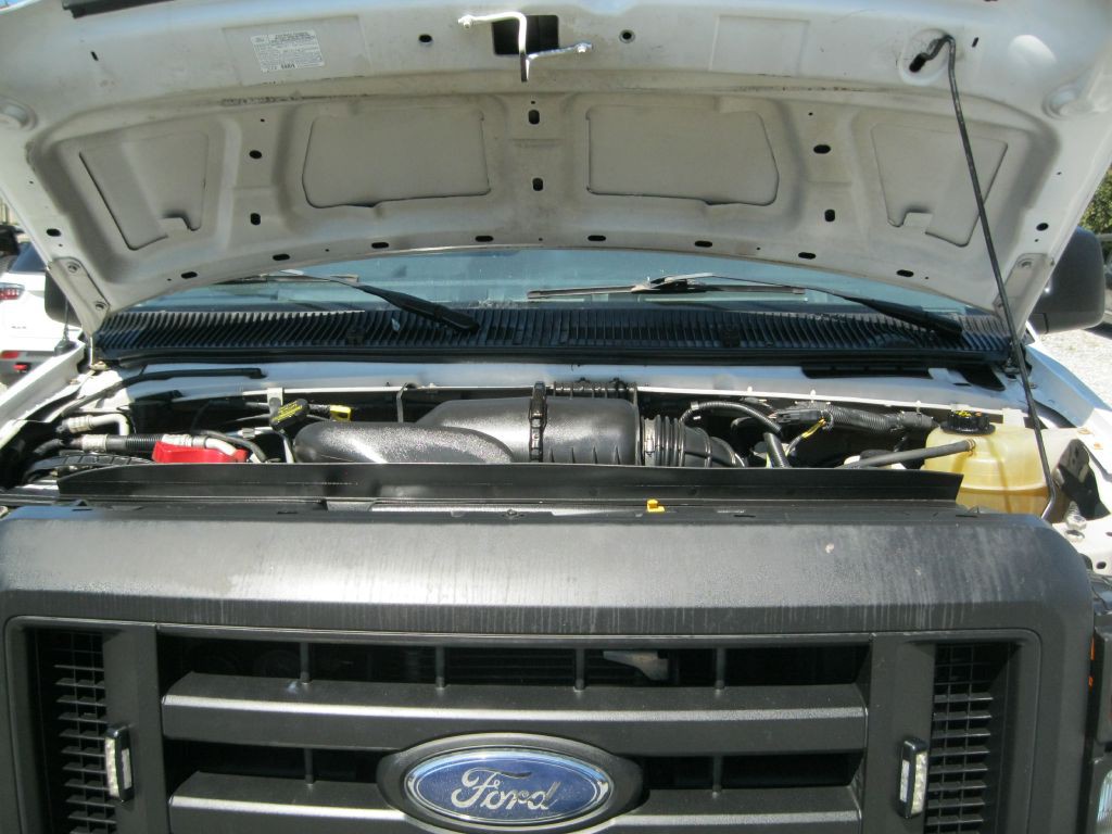 2013 Ford Econoline Image 22