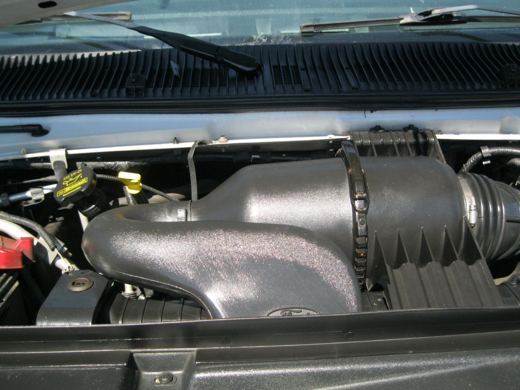 2013 Ford Econoline Image 24