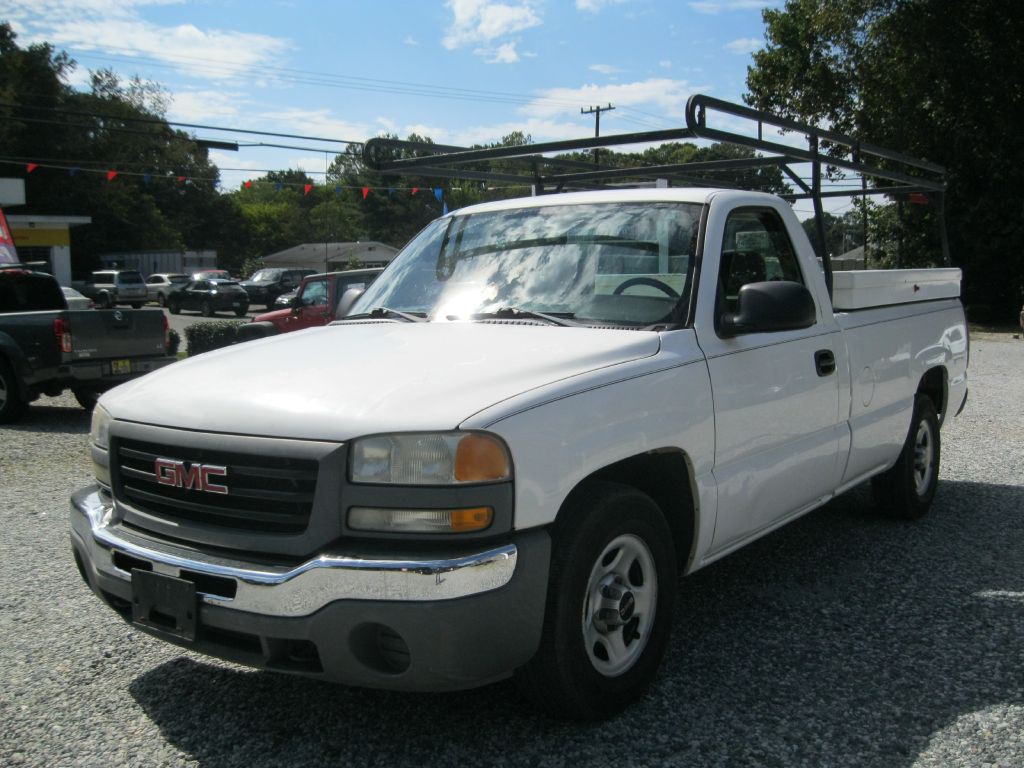 2004 GMC Sierra Image 1