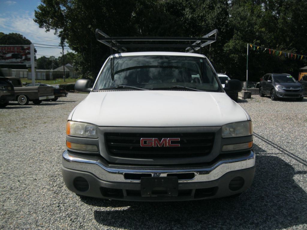 2004 GMC Sierra Image 8