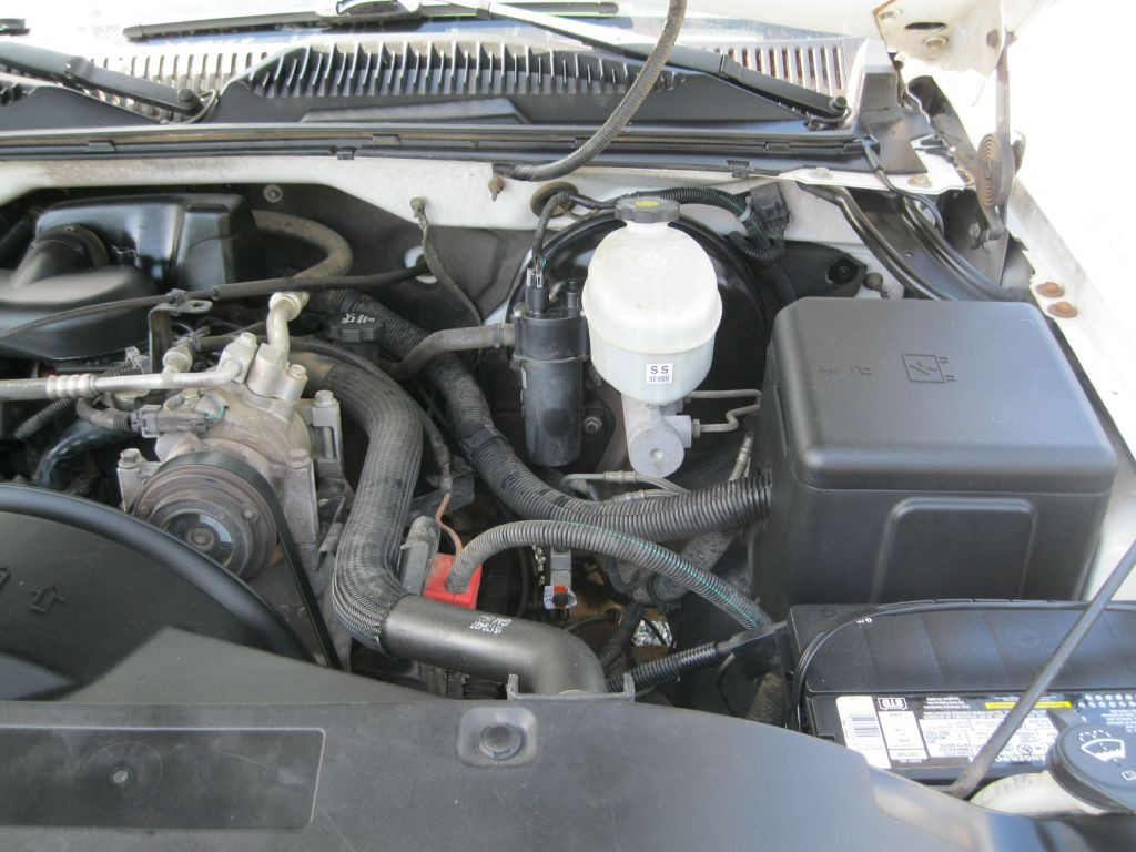 2004 GMC Sierra Image 18