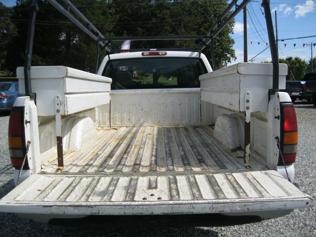 2004 GMC Sierra Image 22