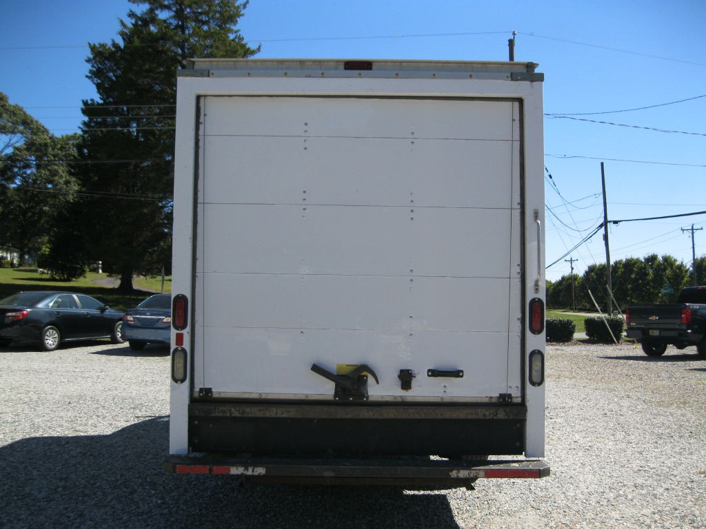 2013 GMC Savana Image 4