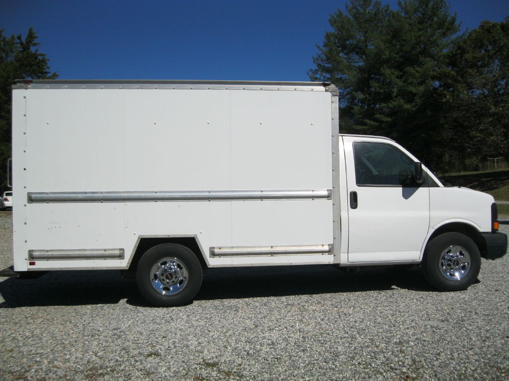 2013 GMC Savana Image 6
