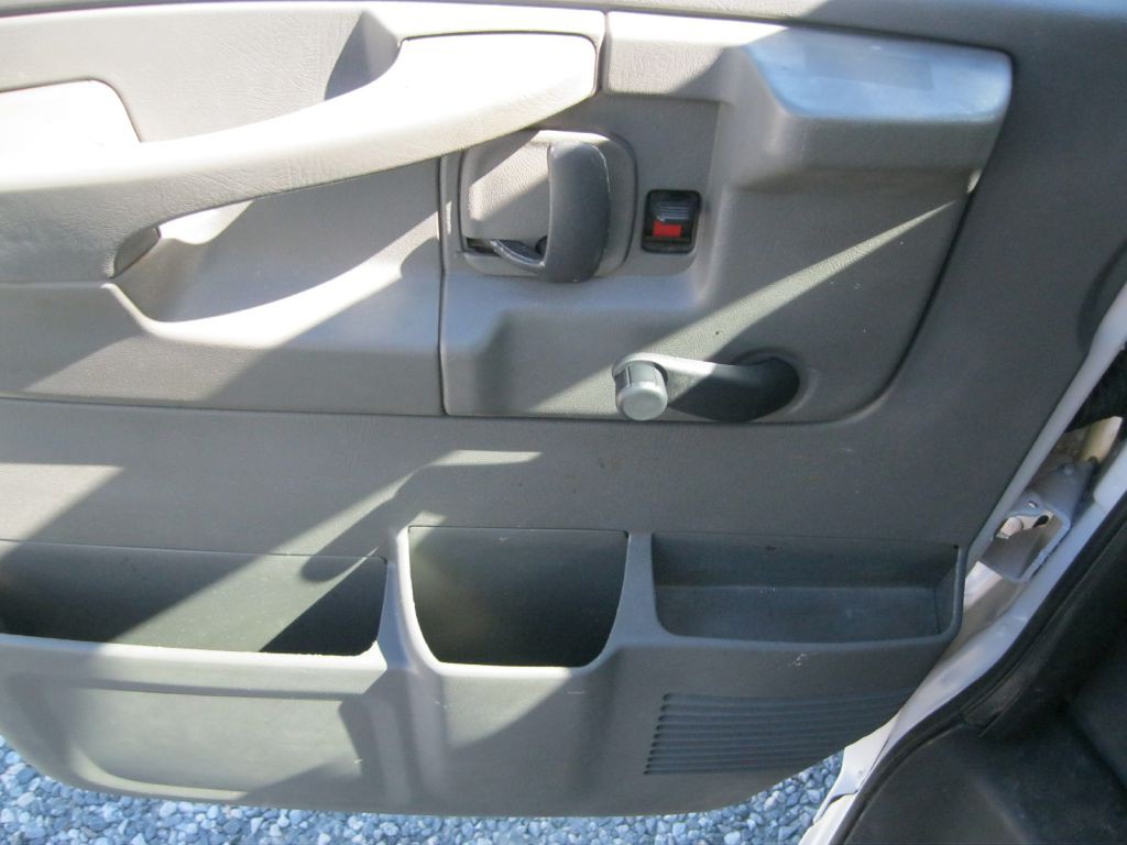 2013 GMC Savana Image 10