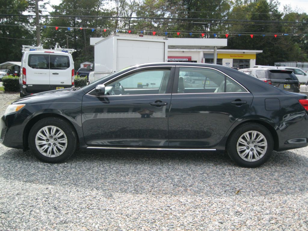 2014 Toyota Camry Image 2