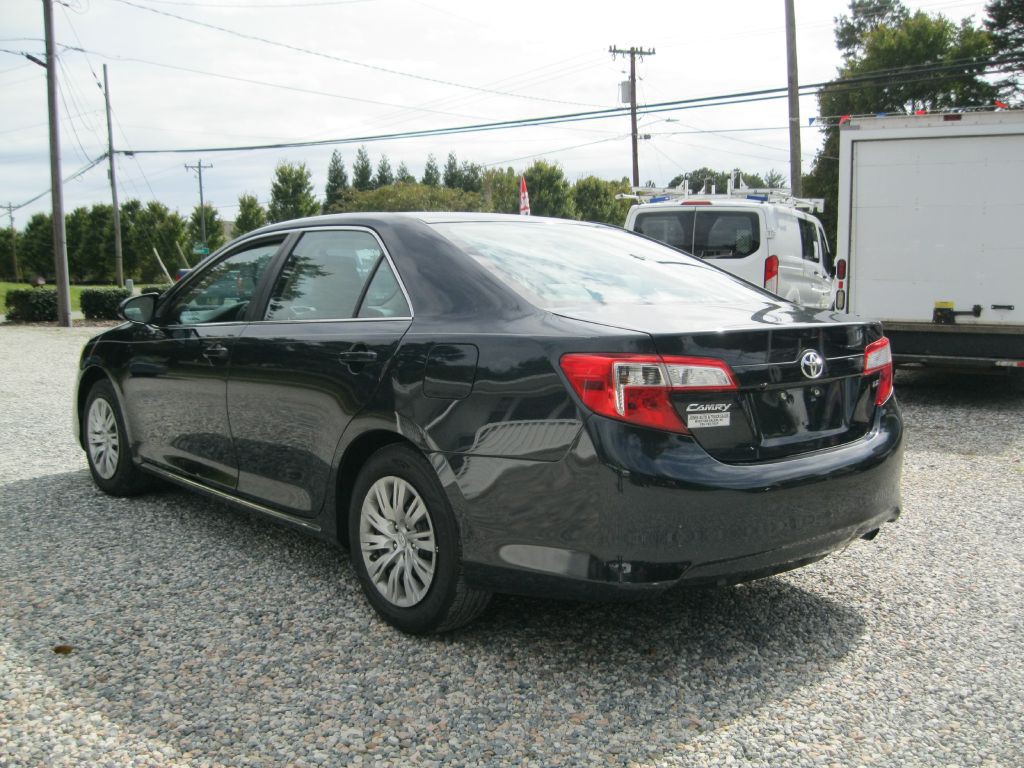 2014 Toyota Camry Image 3