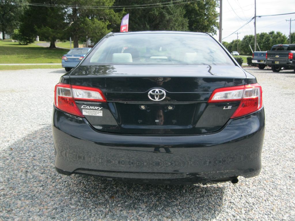 2014 Toyota Camry Image 4