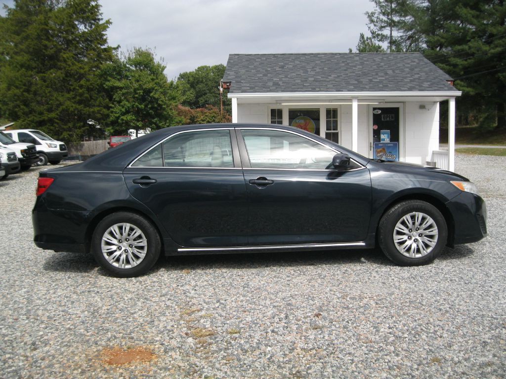 2014 Toyota Camry Image 6