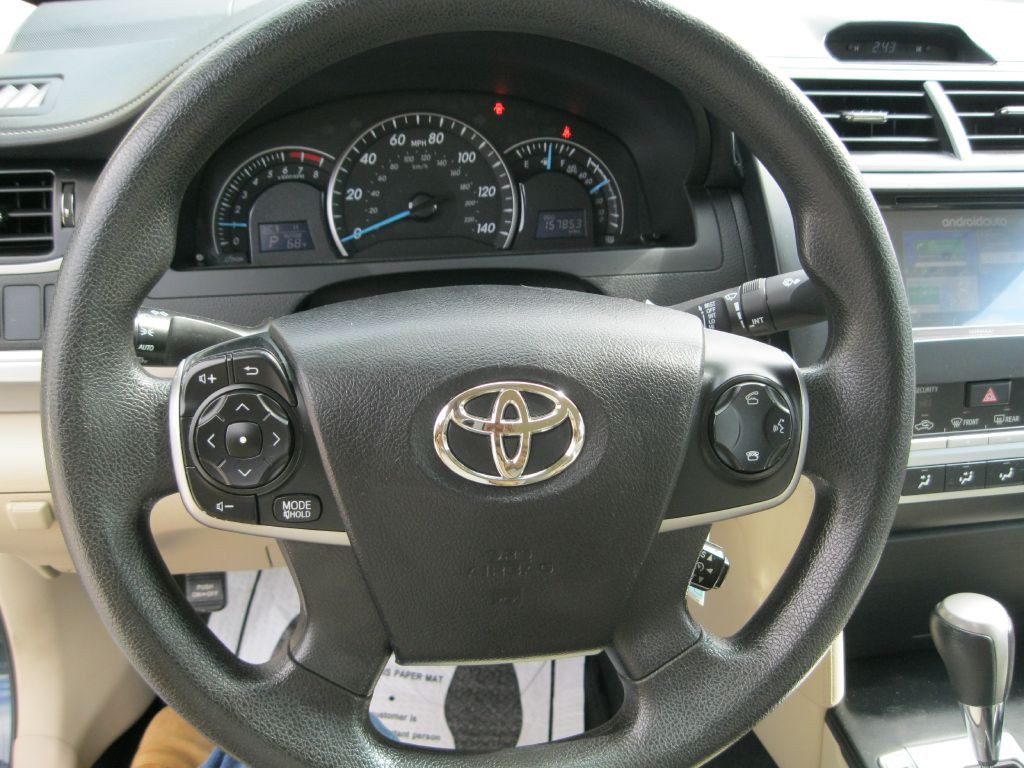 2014 Toyota Camry Image 13