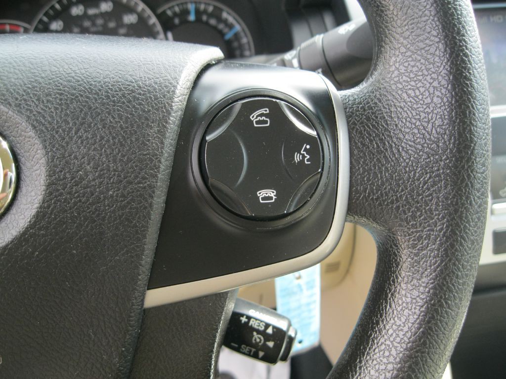 2014 Toyota Camry Image 15