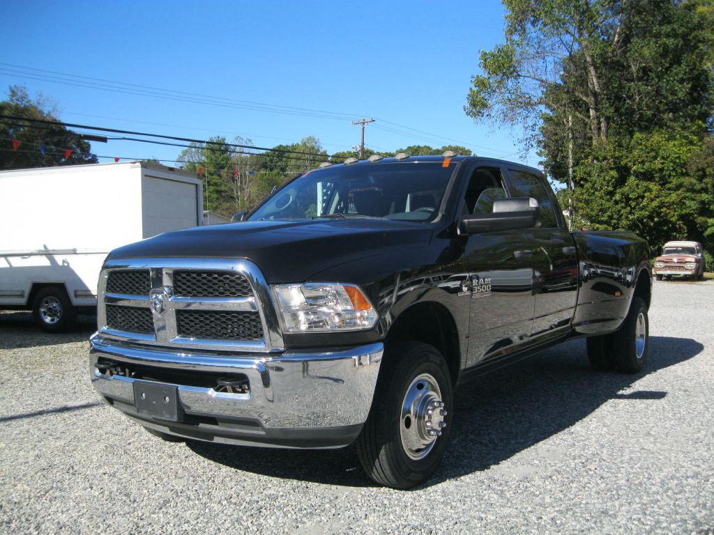 2018 RAM 3500 Image 1