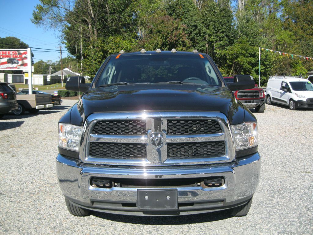 2018 RAM 3500 Image 9