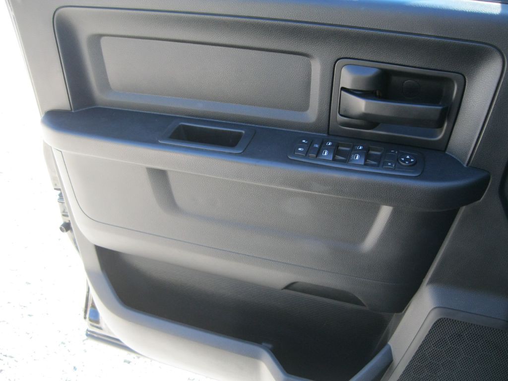 2018 RAM 3500 Image 12