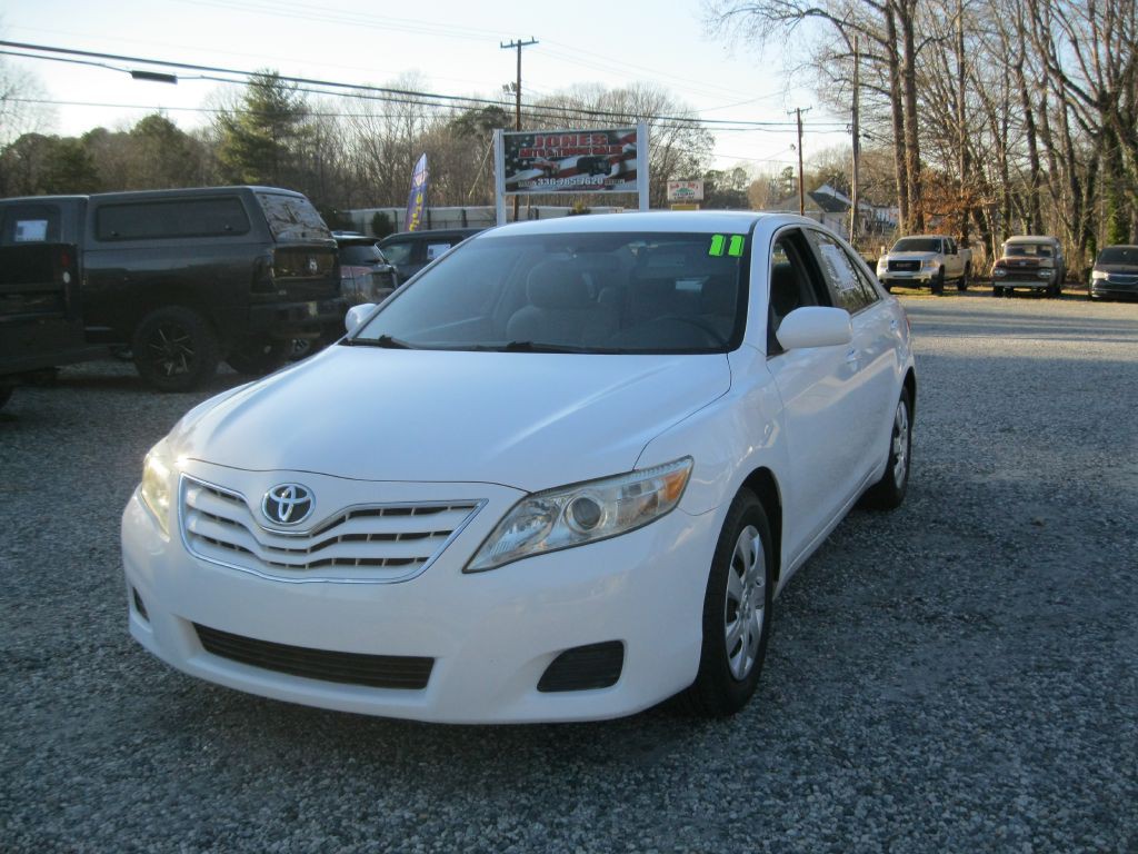 2011 Toyota Camry Image 2