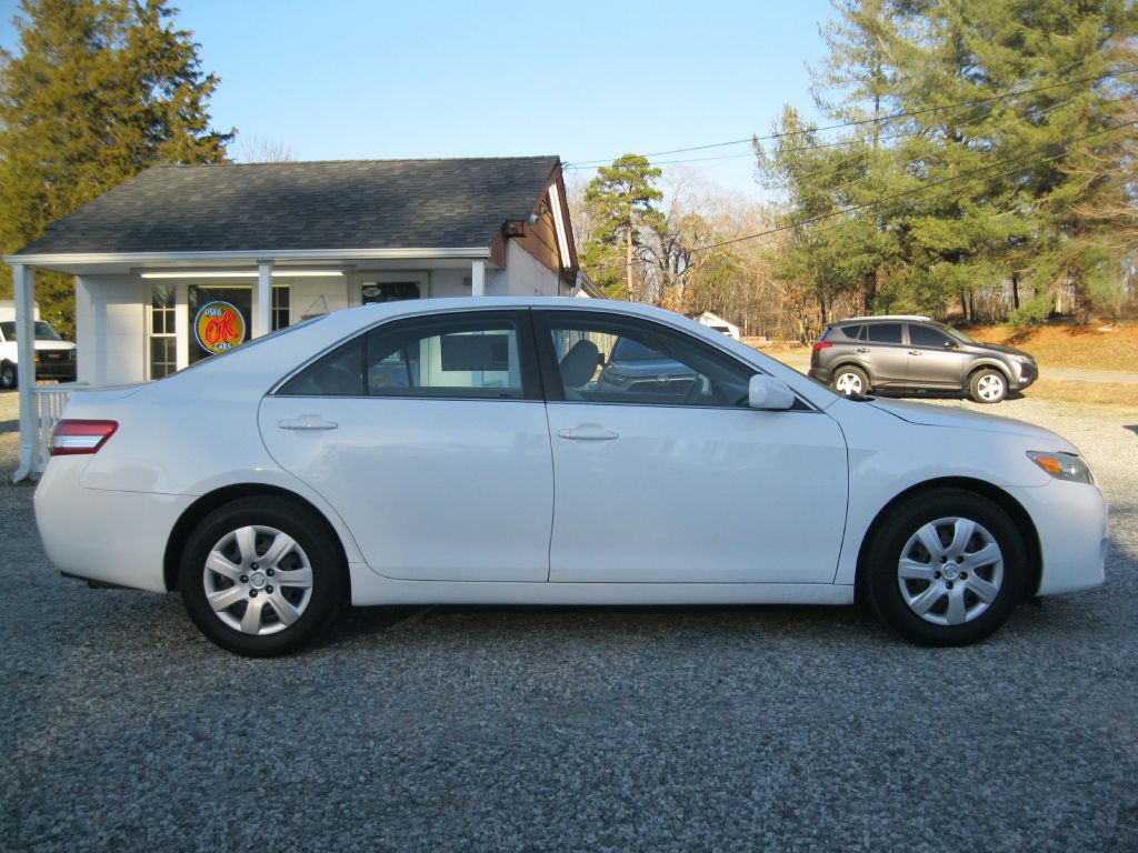 2011 Toyota Camry Image 5