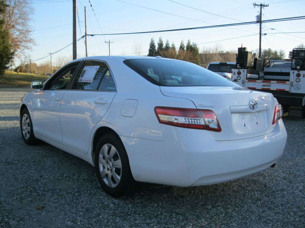 2011 Toyota Camry Image 8