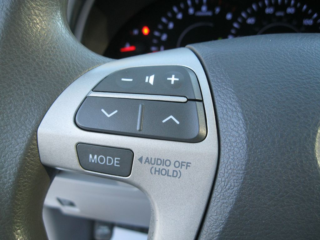 2011 Toyota Camry Image 13
