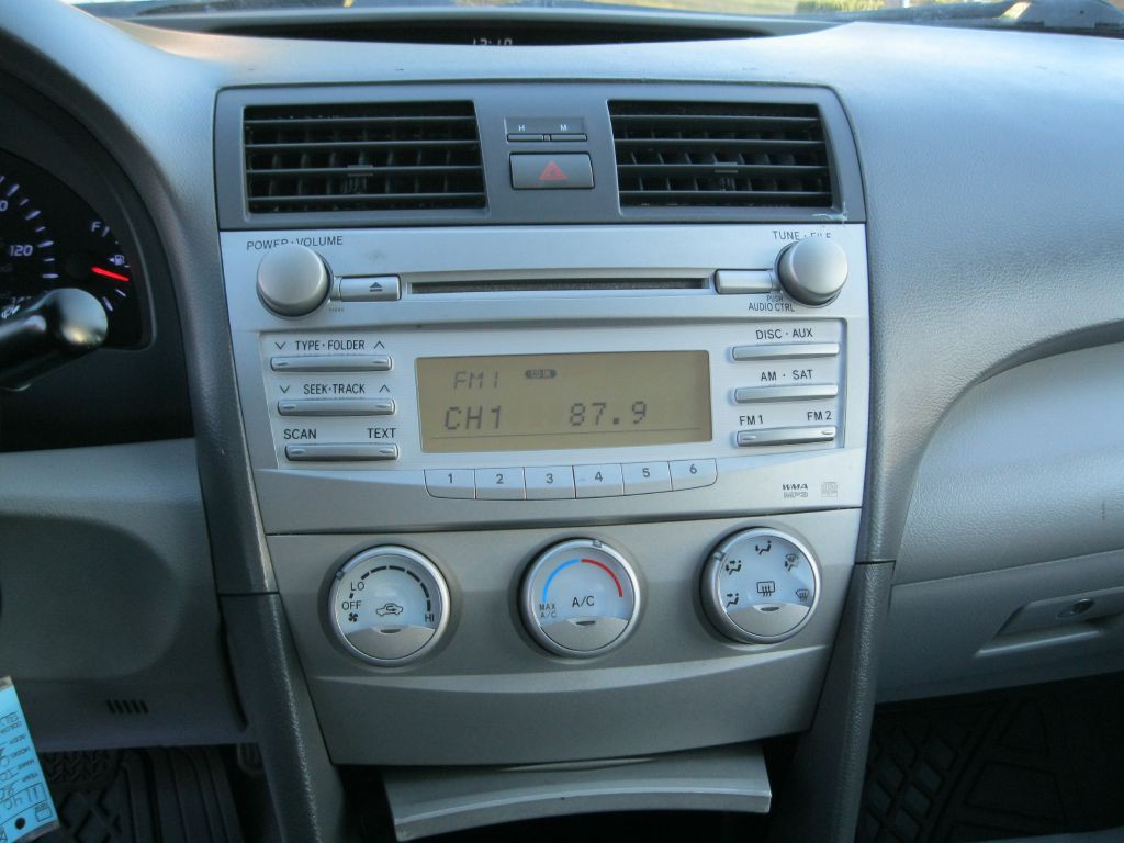 2011 Toyota Camry Image 14