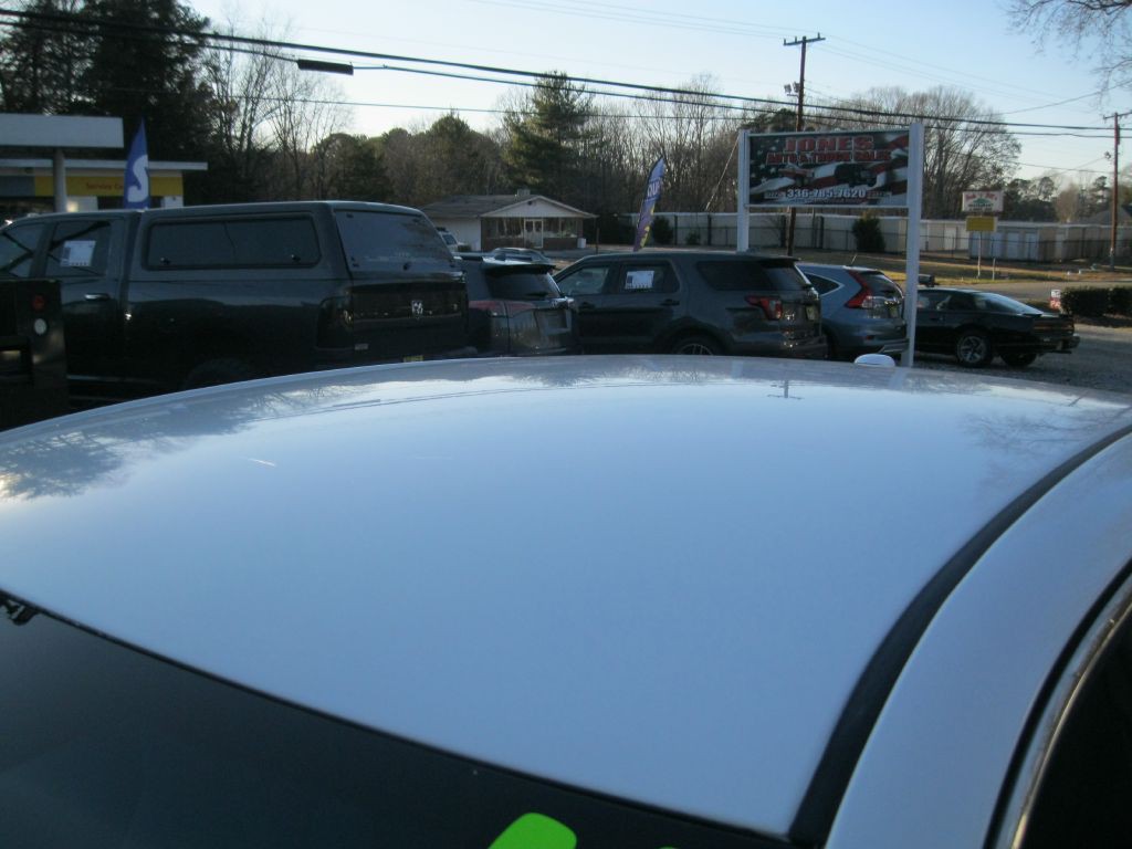 2011 Toyota Camry Image 19