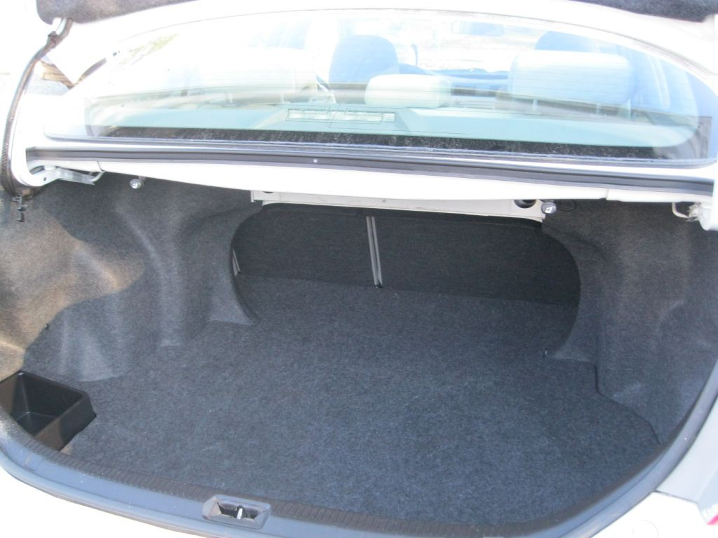 2011 Toyota Camry Image 20