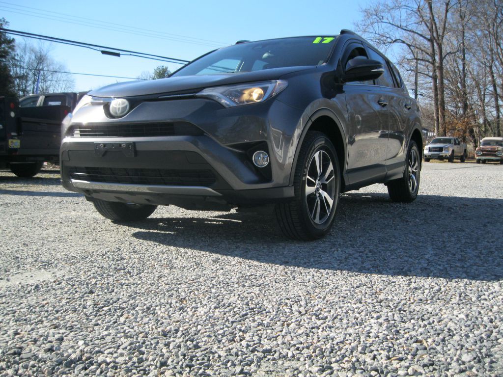 2017 Toyota Rav4 Image 2