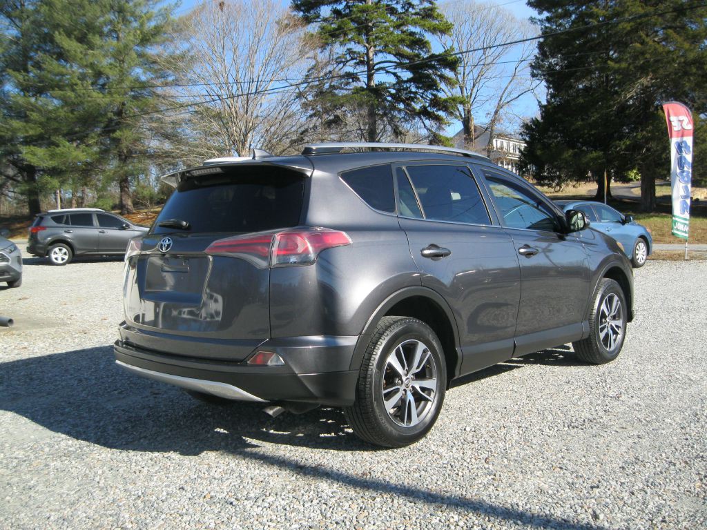2017 Toyota Rav4 Image 6
