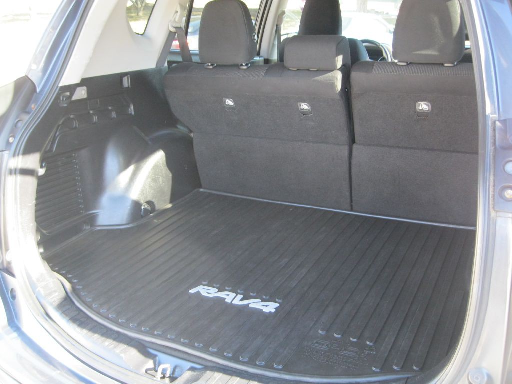 2017 Toyota Rav4 Image 12