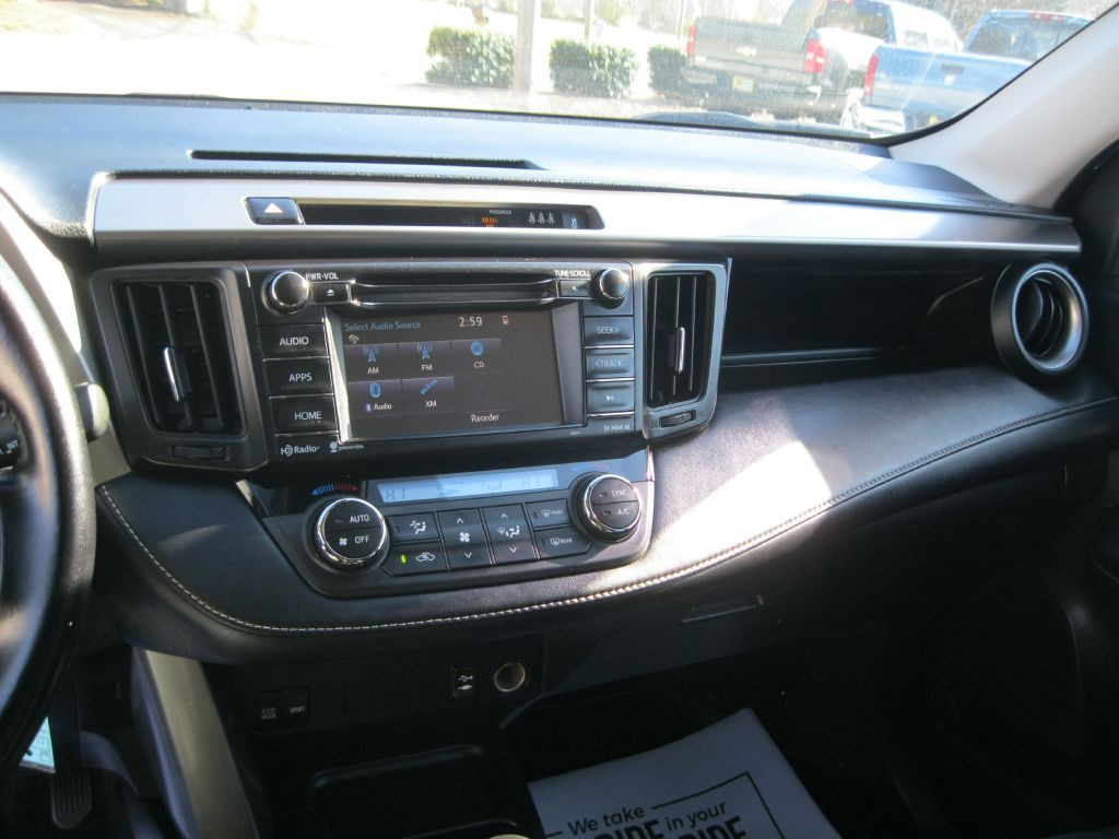 2017 Toyota Rav4 Image 17