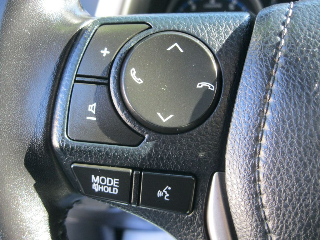 2017 Toyota Rav4 Image 19